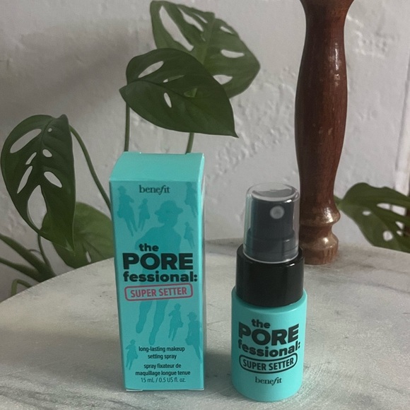 ✨$5 Benefit Cosmetics The POREfessional: Super Setter Makeup Setting Spray mini - Picture 1 of 2